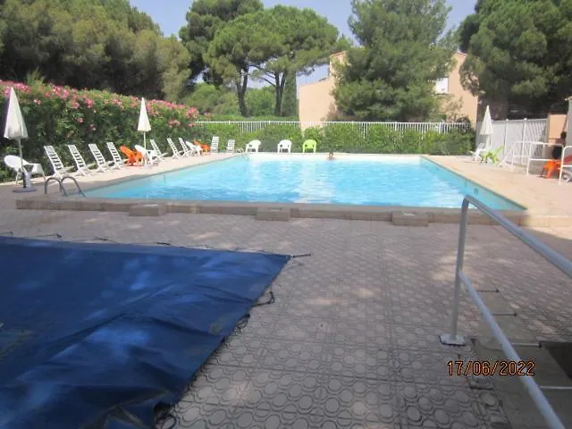 5 Personnes Dans Avec Piscine Et Tennis Apartment Agde